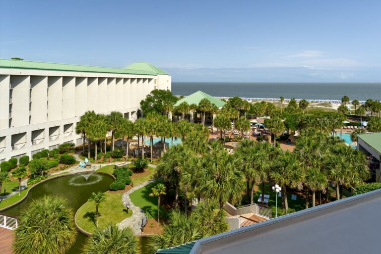 wi-hhhwi-vicepresidential-view-32566_Classic-Hor